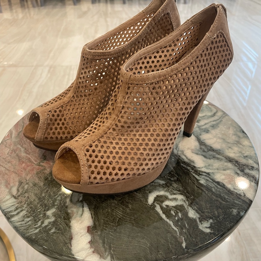 Elegant Tan Peep-Toe Heels
